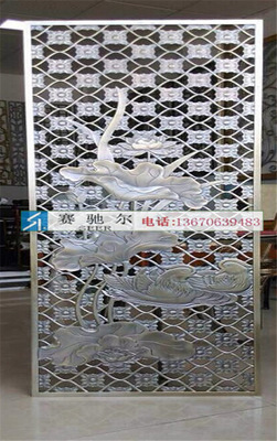 冷峻之美 现代不锈钢装饰摆件的艺术蜕变